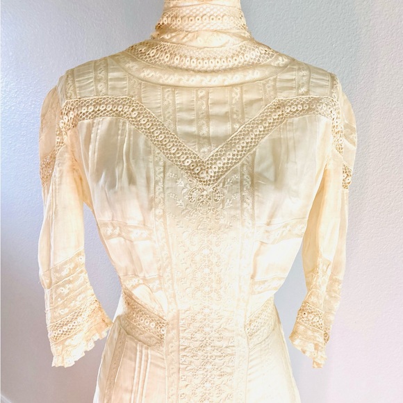 Antique Circa 1910 Lace Gown Vintage Elegant Cream Lace Dress Victorian - Picture 4 of 11